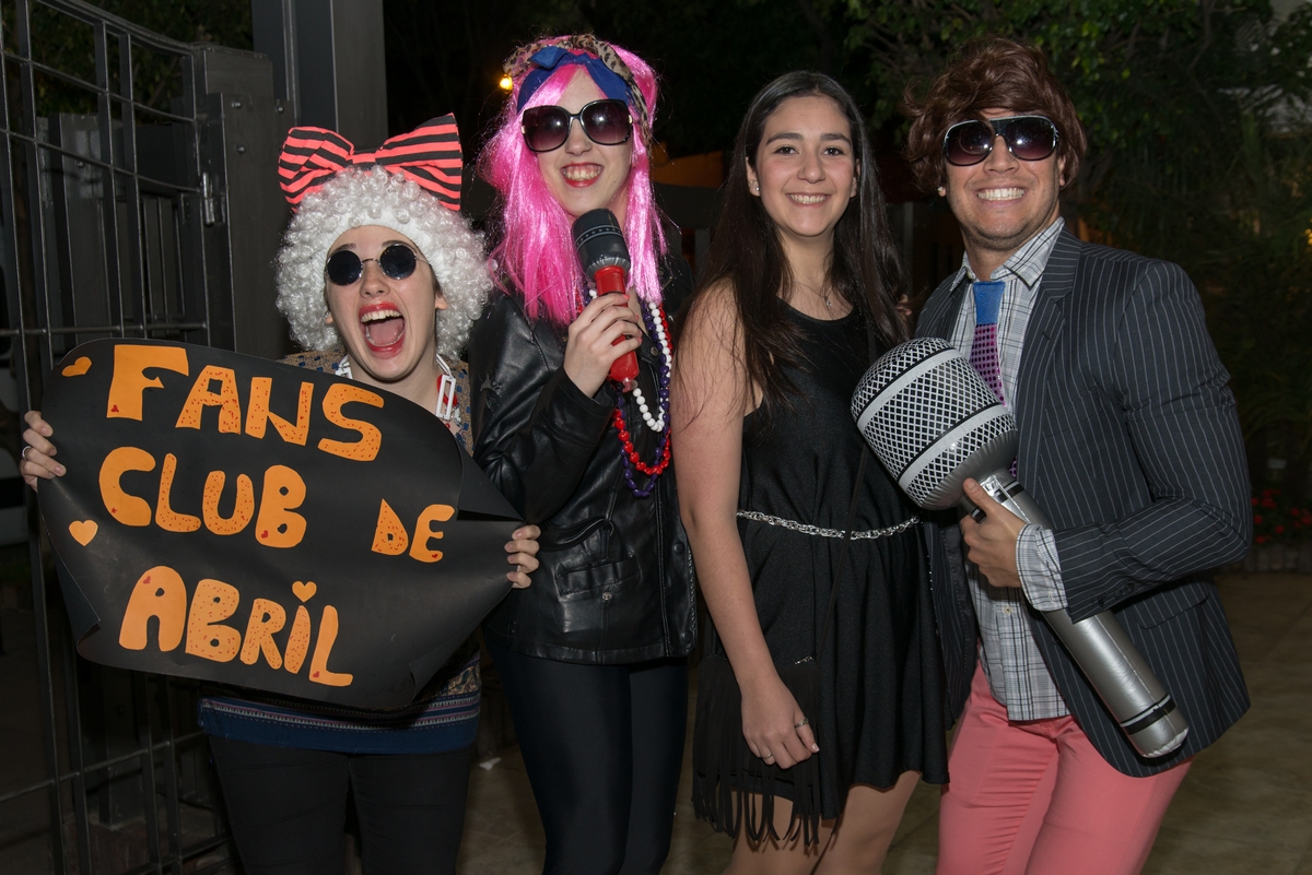 Fotos de la fiesta de quince de Abril por Diego Delgado Fotógrafo.