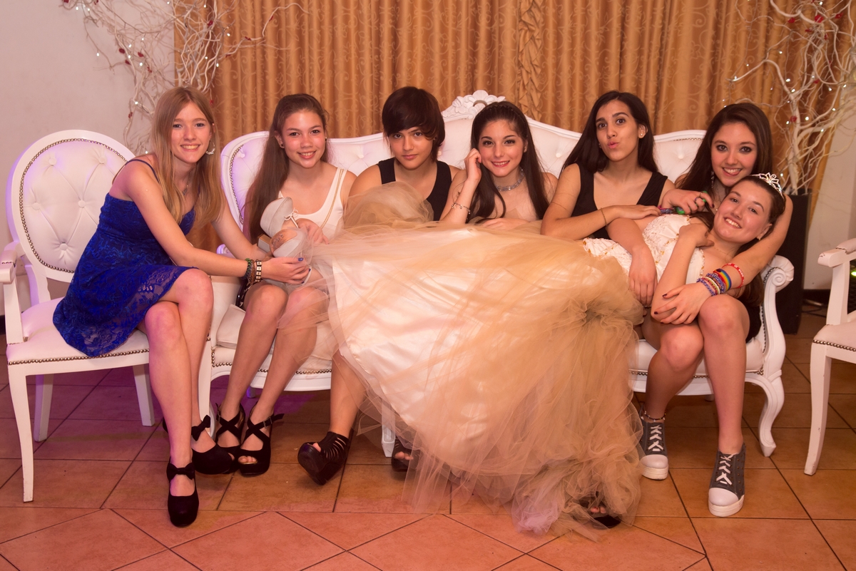 Fotos de la fiesta de quince de Agustina por Diego Delgado Fotógrafo.
