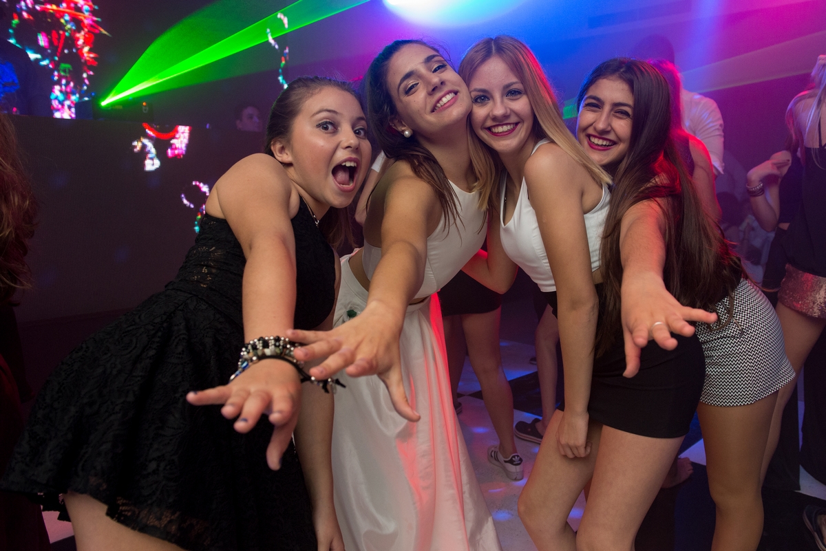 Fotos de la fiesta de quince de Violeta por Diego Delgado Fotógrafo.