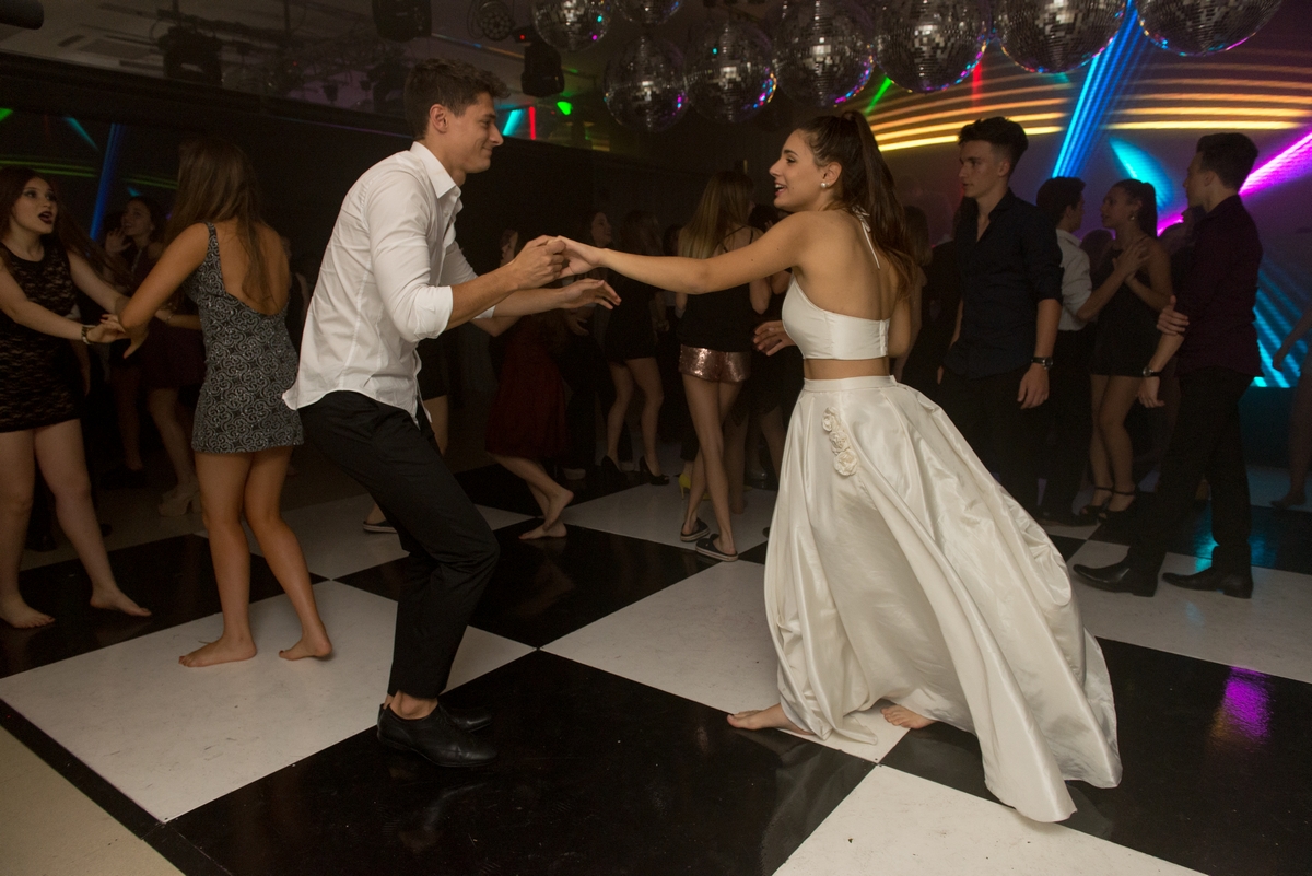 Fotos de la fiesta de quince de Violeta por Diego Delgado Fotógrafo.