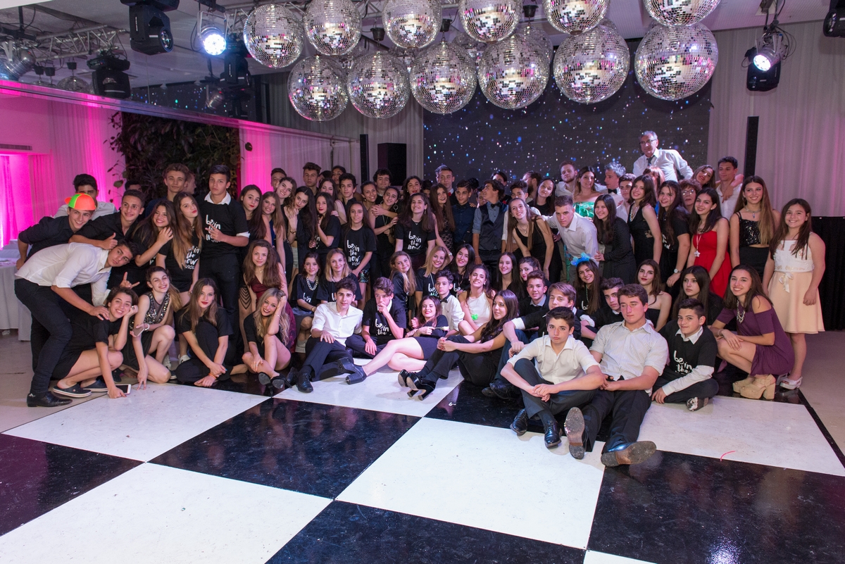 Fotos de la fiesta de quince de Violeta por Diego Delgado Fotógrafo.