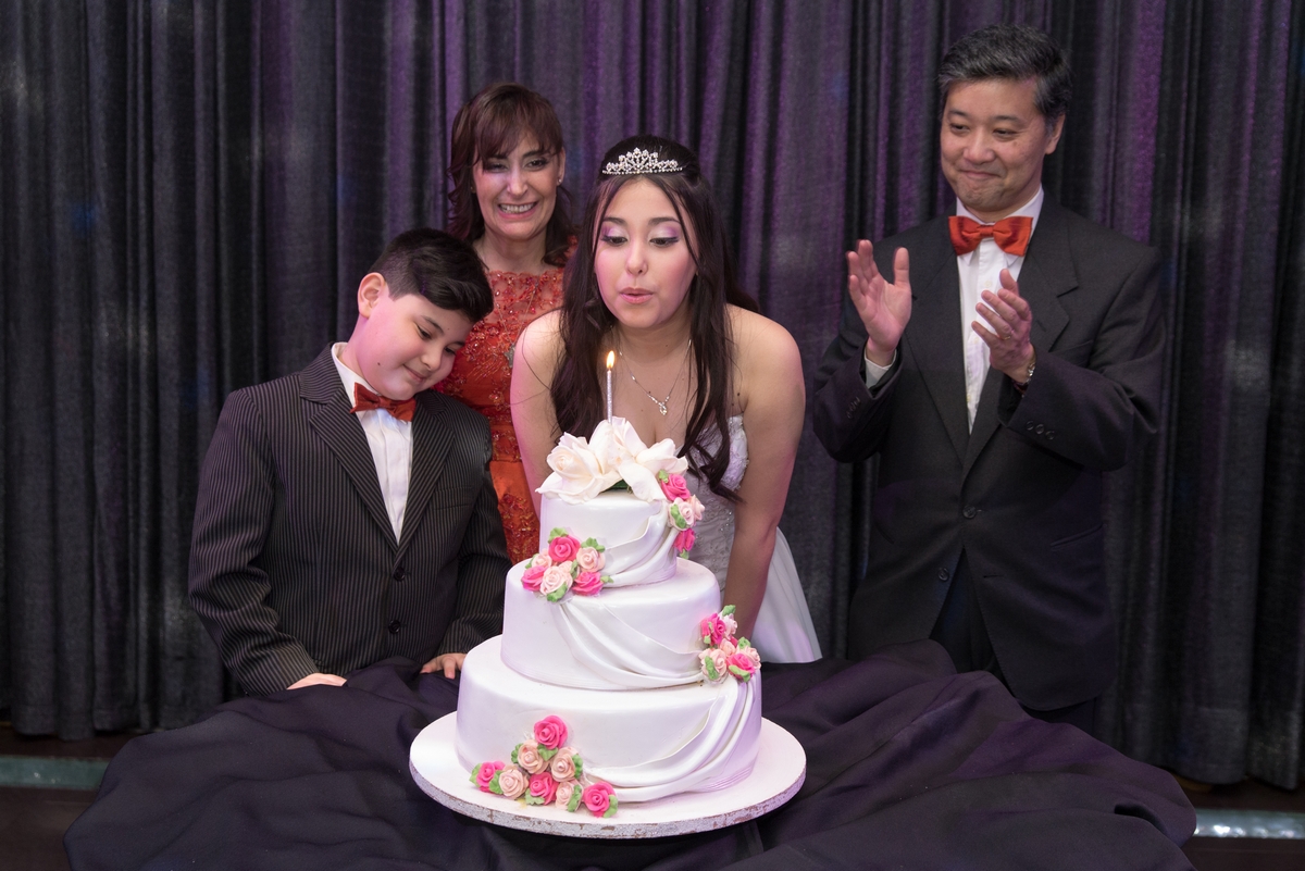 Fotos de la fiesta de quince de Emilia por Diego Delgado Fotógrafo.