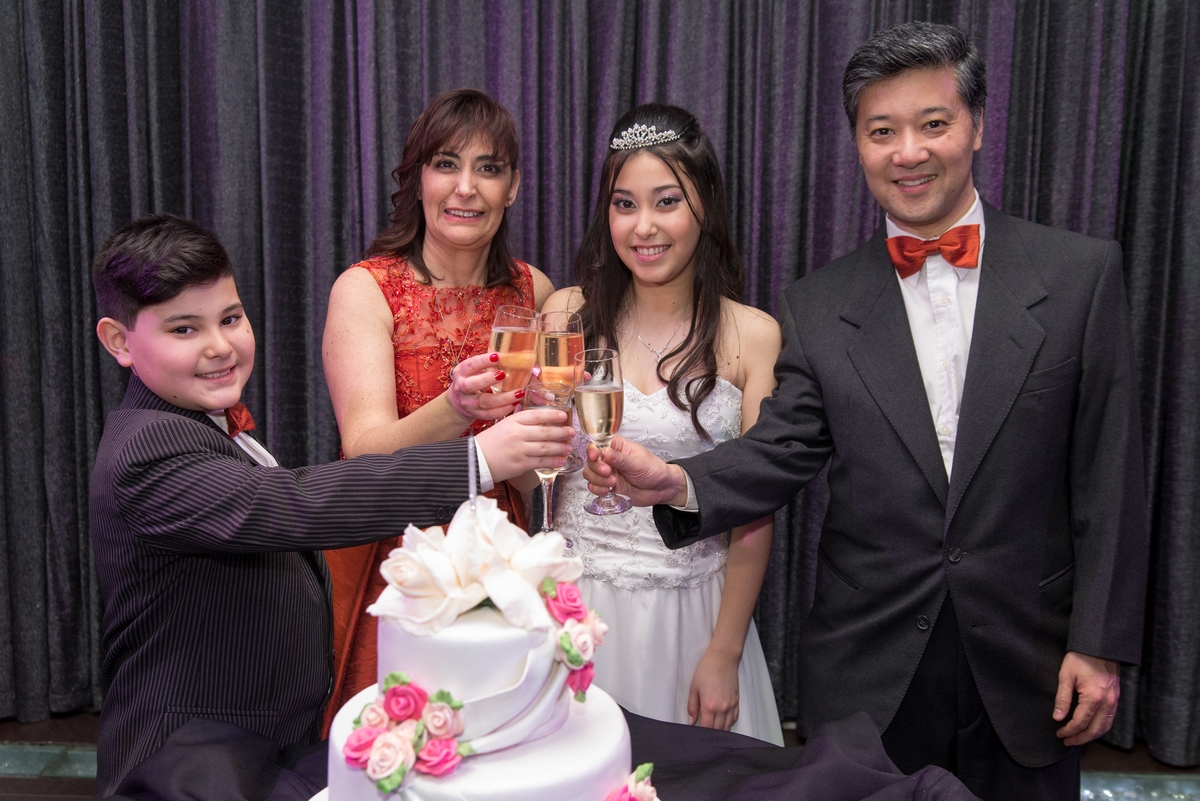 Fotos de la fiesta de quince de Emilia por Diego Delgado Fotógrafo.