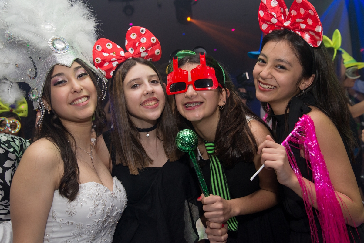 Fotos de la fiesta de quince de Emilia por Diego Delgado Fotógrafo.