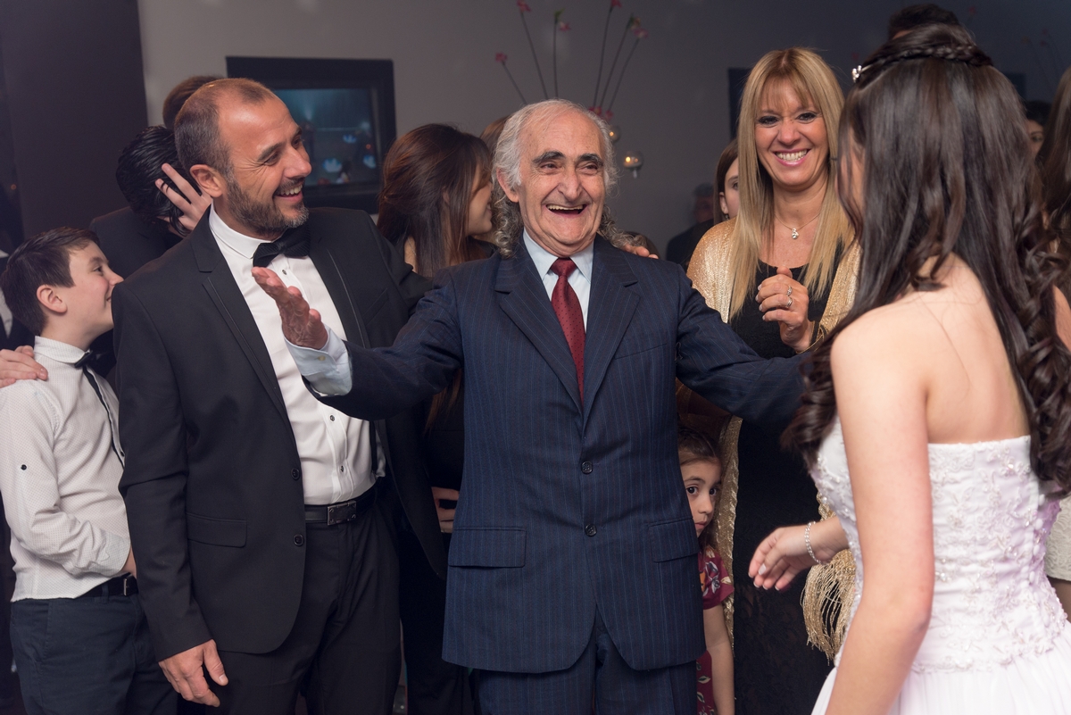 Fotos de la fiesta de quince de Emilia por Diego Delgado Fotógrafo.