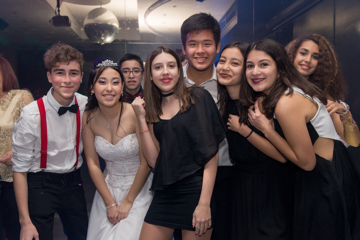 Fotos de la fiesta de quince de Emilia por Diego Delgado Fotógrafo.