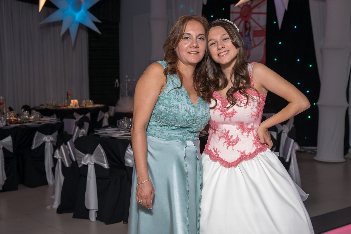 Fotos de la fiesta de quince de Flor por Diego Delgado Fotógrafo