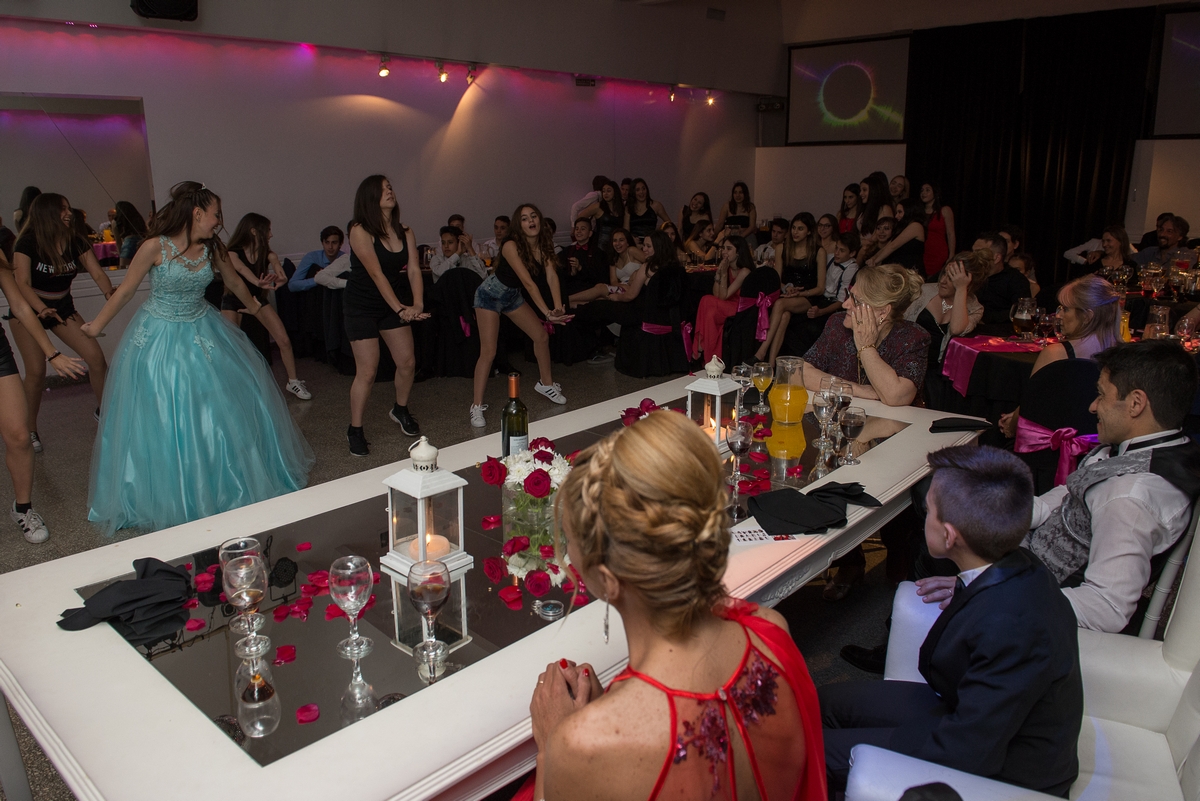 Fotos de la fiesta de quince de Maru por Diego Delgado Fotógrafo