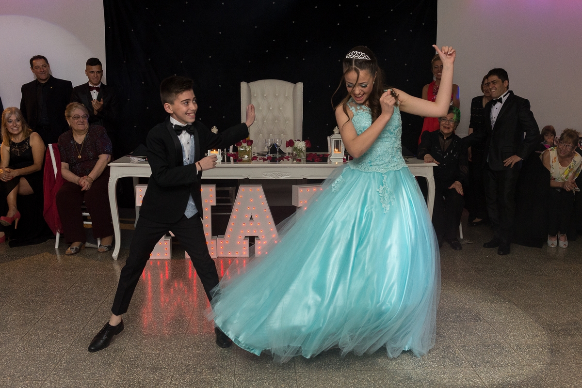 Fotos de la fiesta de quince de Maru por Diego Delgado Fotógrafo