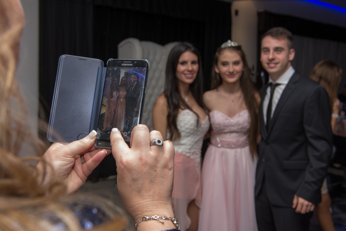 Fotos de la fiesta de quince de Agustina por Diego Delgado Fotógrafo