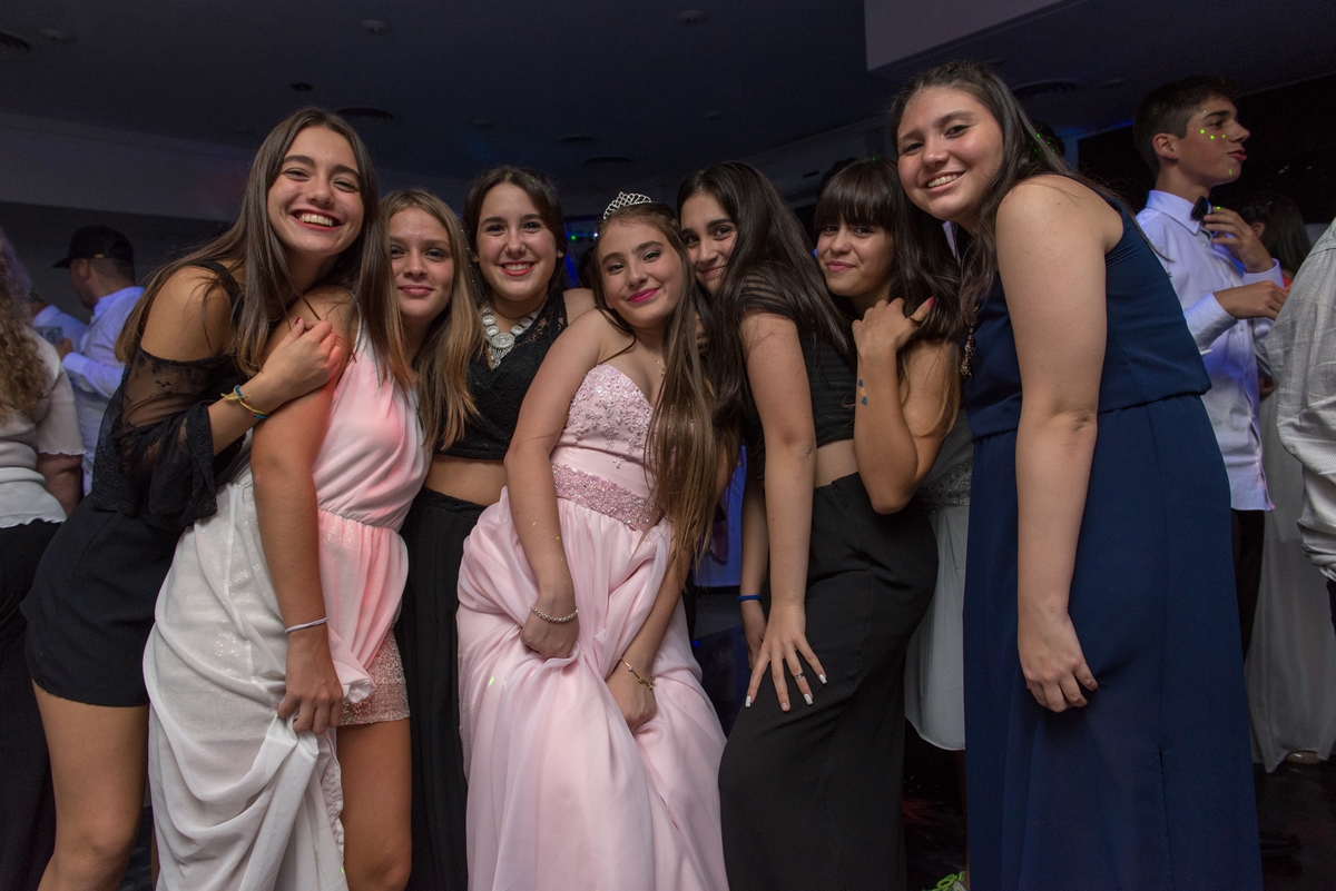 Fotos de la fiesta de quince de Agustina por Diego Delgado Fotógrafo