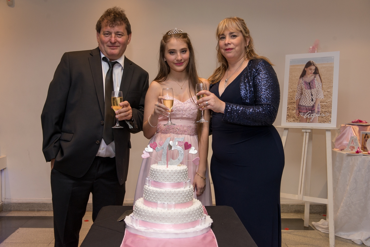 Fotos de la fiesta de quince de Agustina por Diego Delgado Fotógrafo